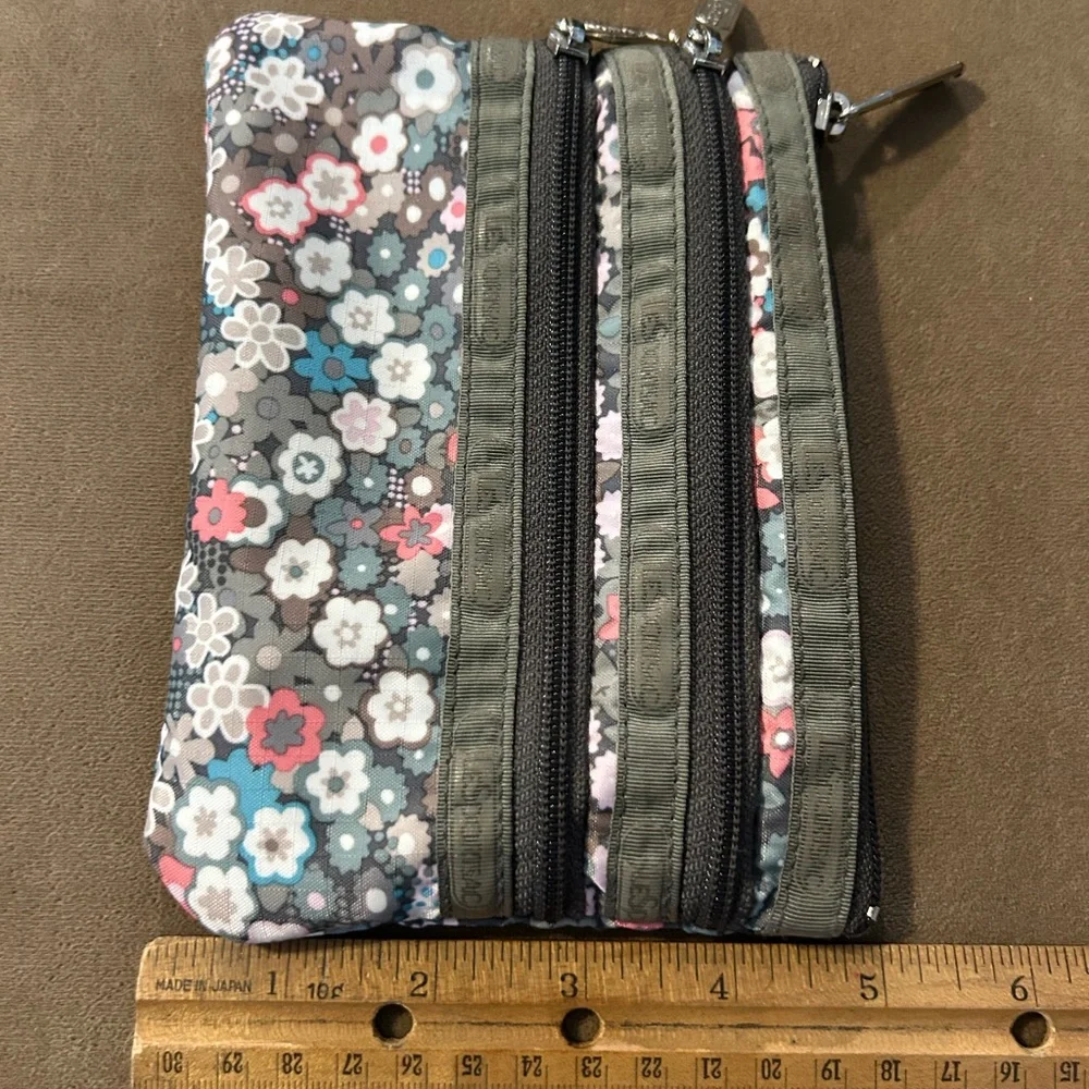 Lesportsac this three